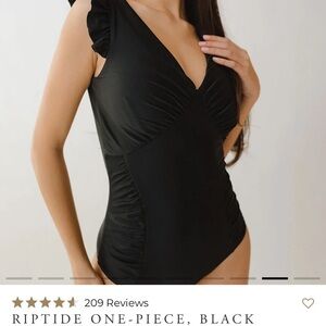 Albion‎ Fit Riptide Ruffled Black One Piece Size Medium